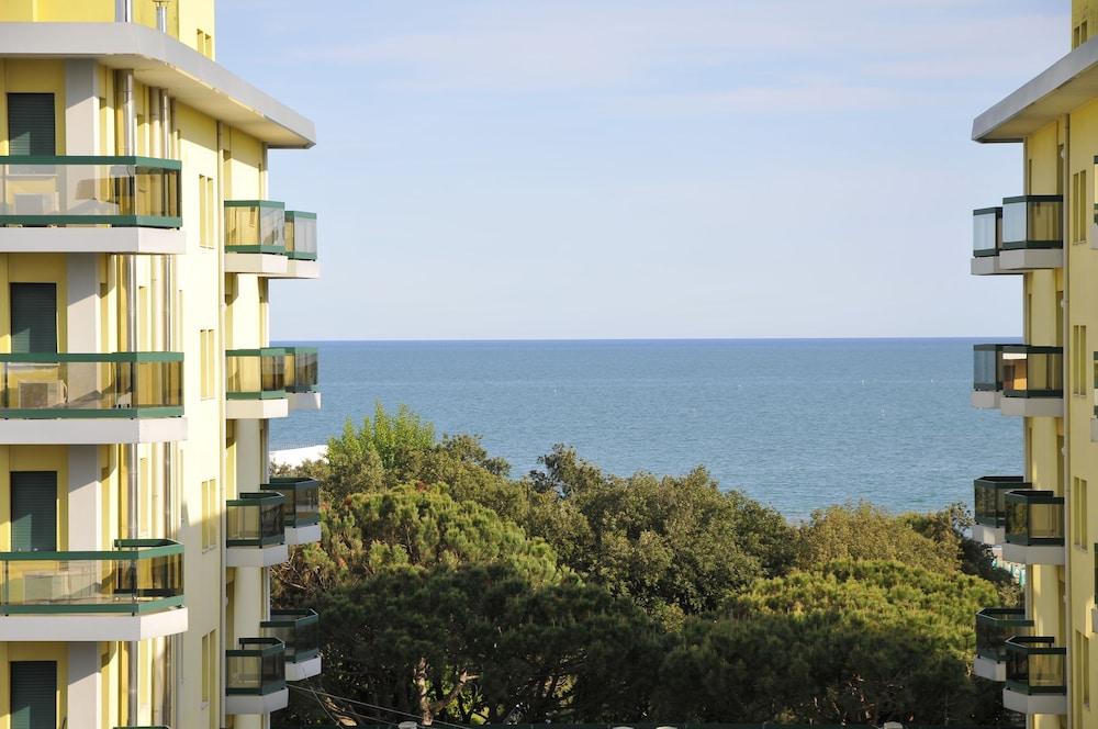 Hotel Jadran Jesolo Extérieur photo